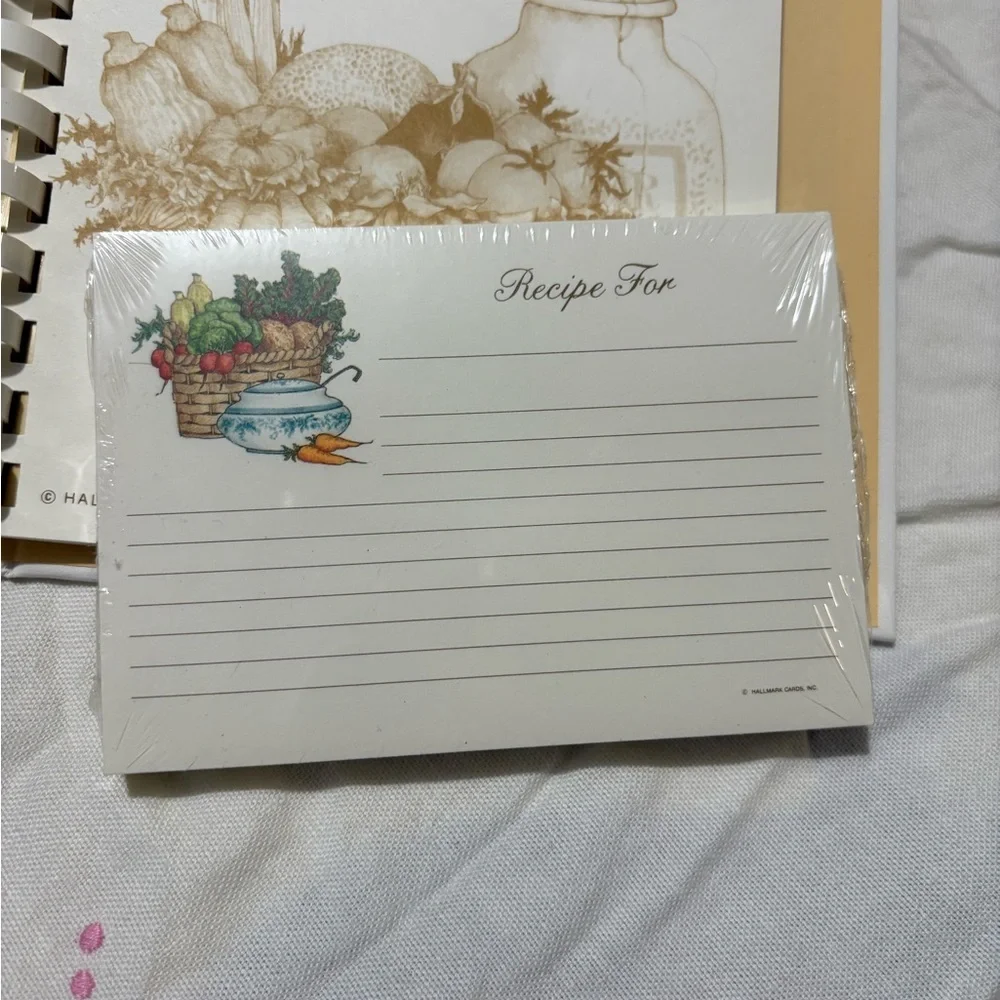 Vintage Hallmark Yellow and Green Recipe Book - Picture 5 of 9